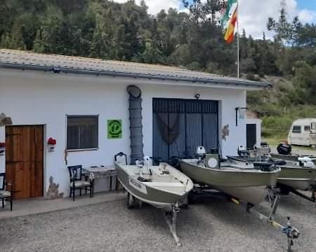R U Ready Fishing, River Ebro Мекиненса Екстериор снимка