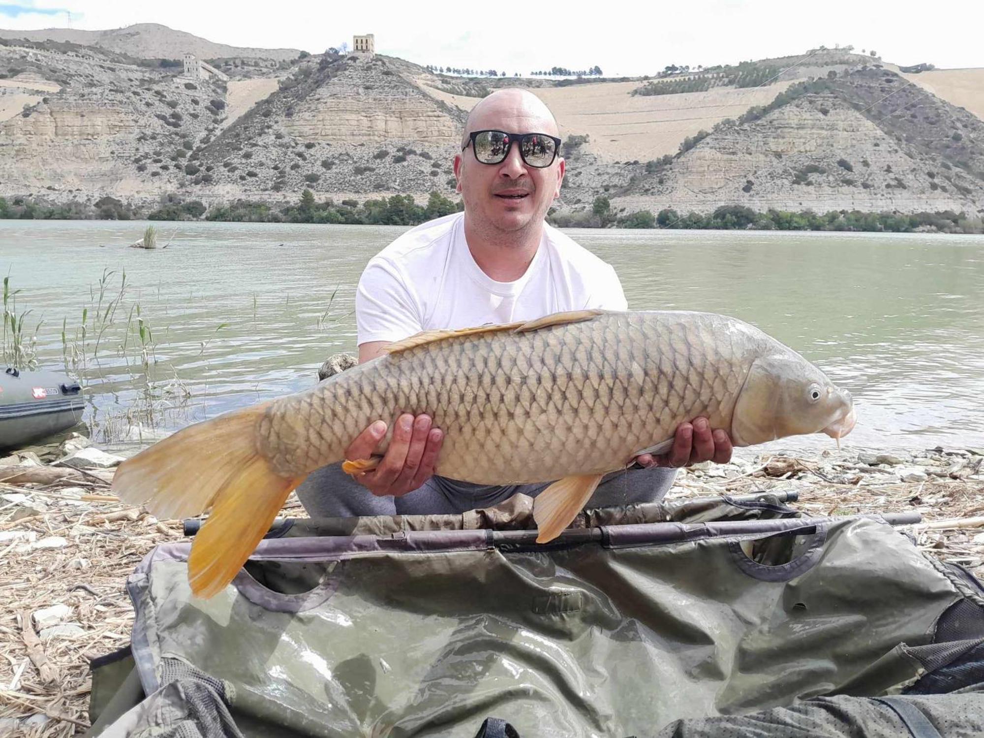 R U Ready Fishing, River Ebro Мекиненса Екстериор снимка